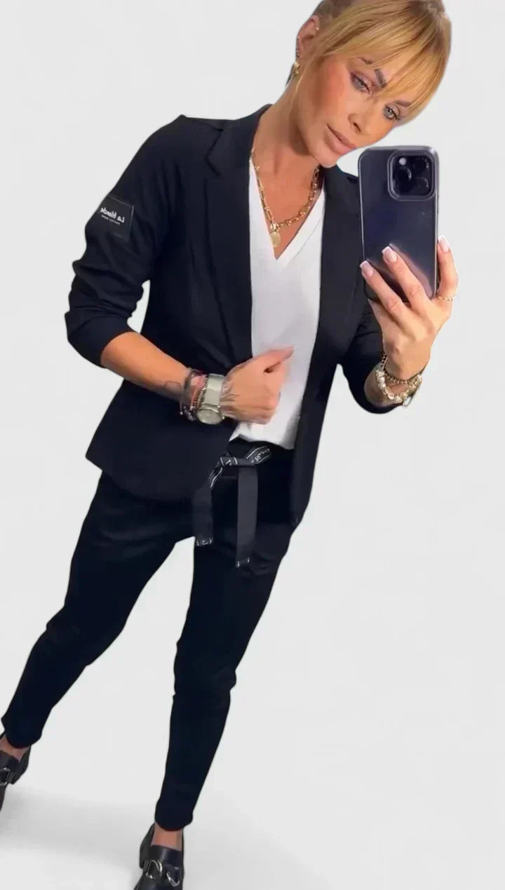 LIZA – COSTUME SUR MESURE EN DEUX PIÈCES