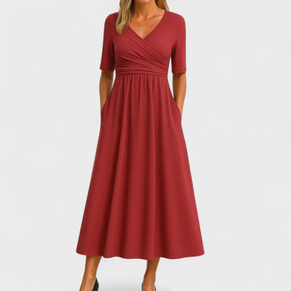 Riley – Robe Midi Élégante avec Col en Surplis