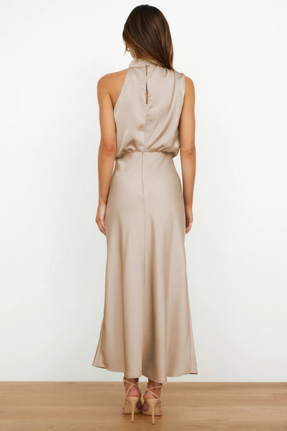 Elise | Robe Halter en Satin Élégante – Gracieuse et Chic