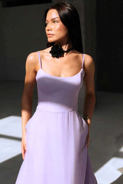 Blair - Robe Midi Fluide et Élégante