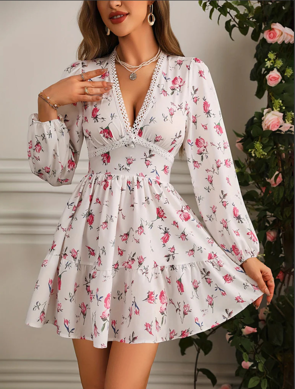 Robe Mini Fleurie pour Femmes avec Manches Longues Bouffantes et Décolleté en V