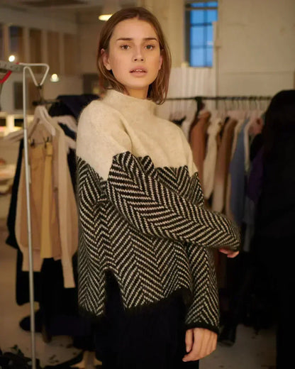 LINE – Pull chaud avec col montant