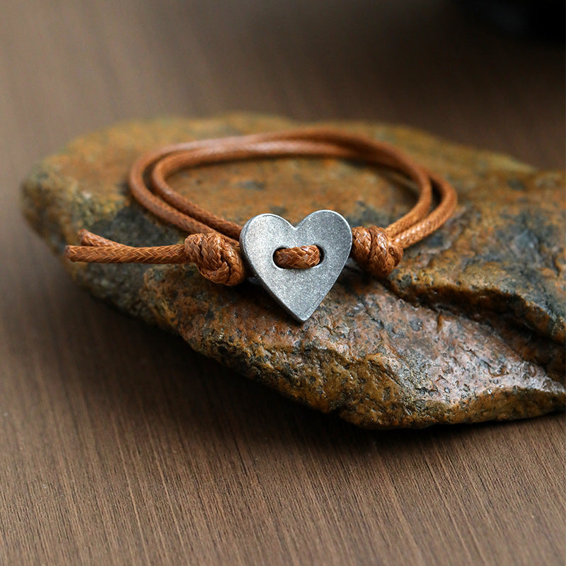 Amoura - Bracelet fait à la main avec symbole du cœur