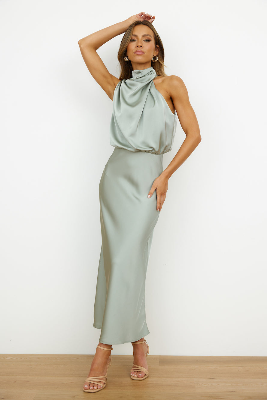 Elianna – Robe midi élégante avec décolleté asymétrique