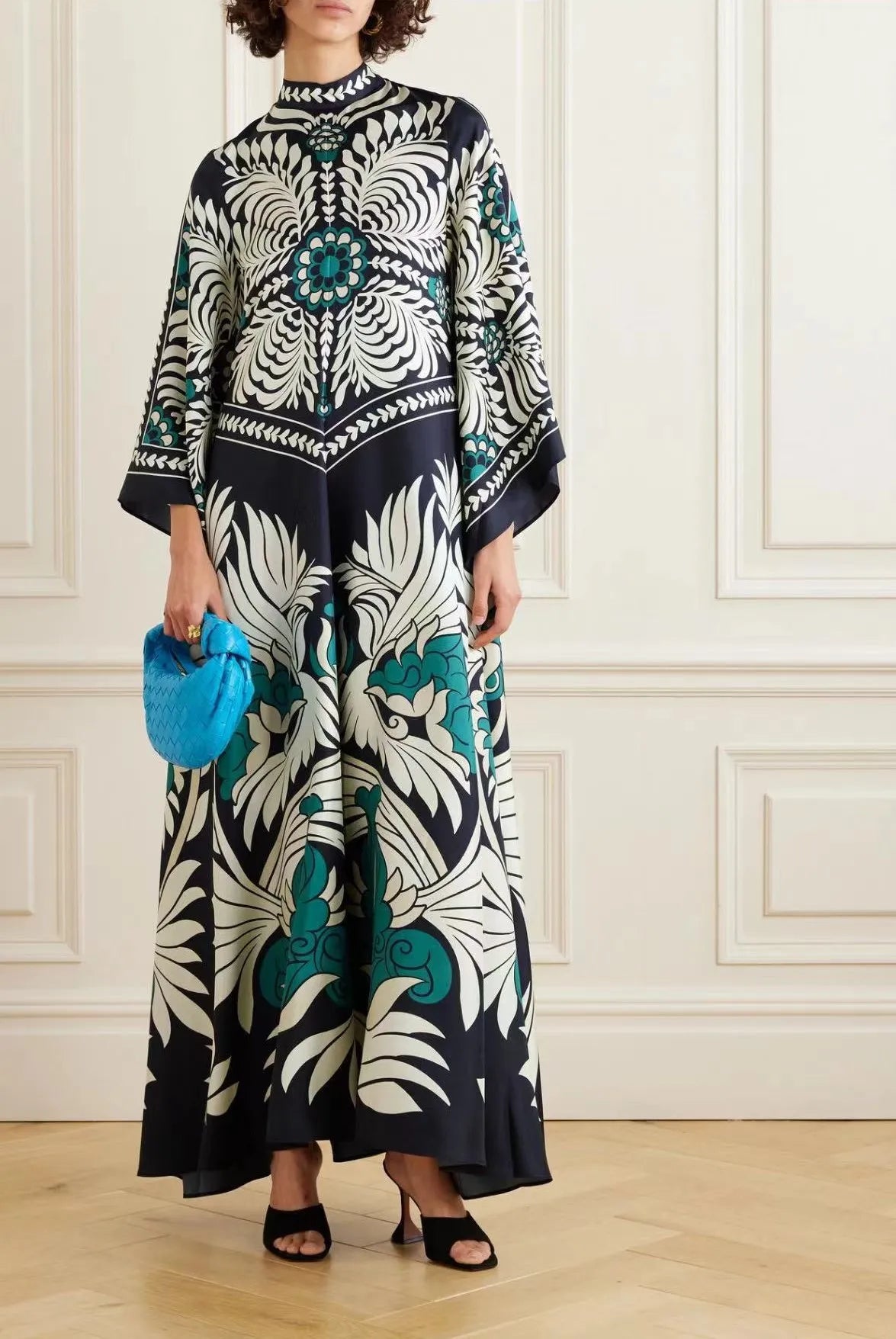 Robe Maxi Florale Sculpted Elegance™