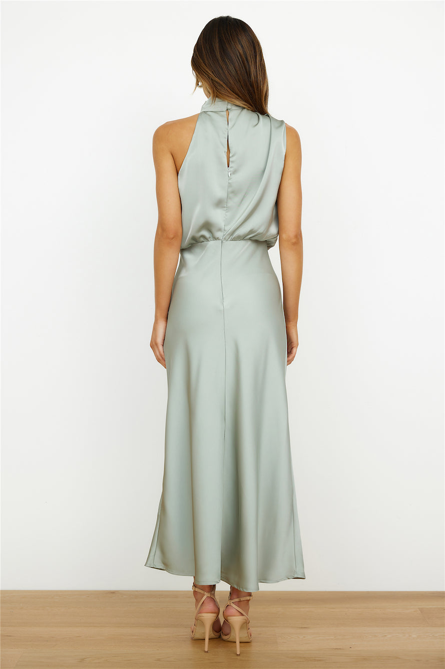 Elianna – Robe midi élégante avec décolleté asymétrique