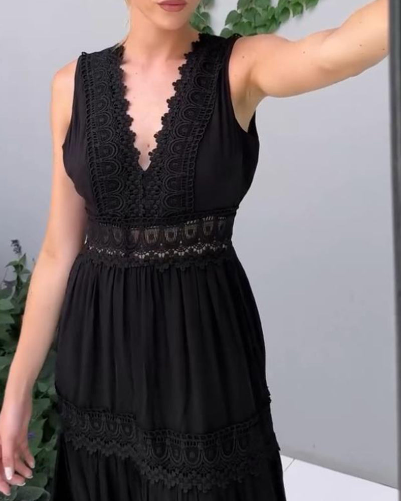 Mirna - Robe à bretelles en dentelle avec décolleté en V