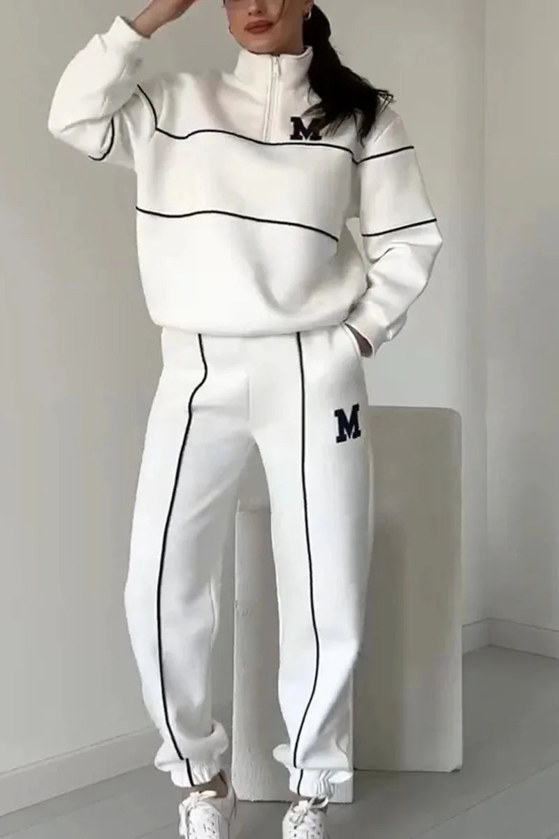 DESIREE – ENSEMBLE DE DETENTE SPORTIF AVEC ZIP