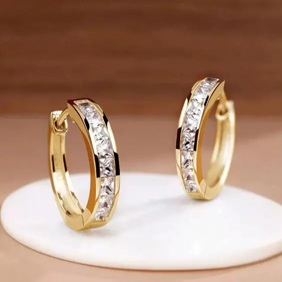 Boucles d'oreilles créoles en or et cristal chic