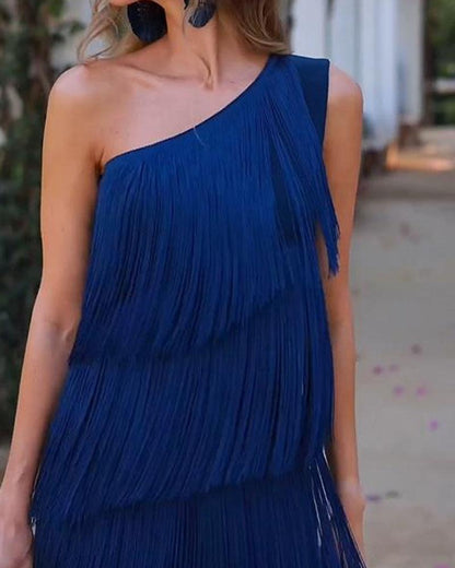 Robe à franges élégante Maya avec épaules dénudées